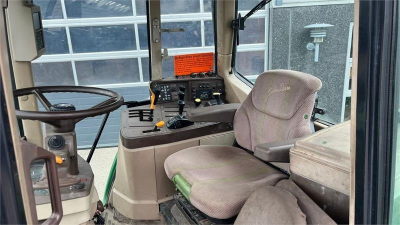 John Deere 6910 TLS, AutoQurd, Hjørnestops computer og frontl - Traktör: fotoğraf 5 John Deere 6910 TLS, AutoQurd, Hjørnestops computer og frontl - Traktör: fotoğraf 5