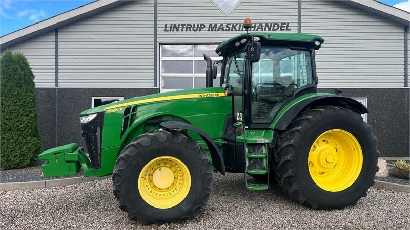 John Deere 8260R - Traktör: fotoğraf 1 John Deere 8260R - Traktör: fotoğraf 1
