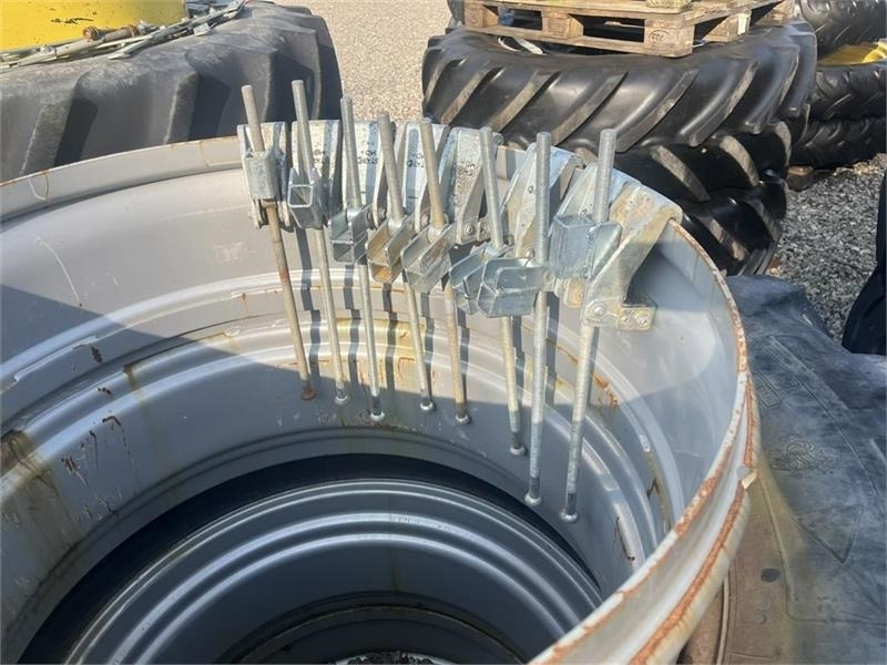 Michelin 20.8R38 Sølv med ring og 8 MD+ låse - Lastik - Tarım araçları: fotoğraf 2 Michelin 20.8R38 Sølv med ring og 8 MD+ låse - Lastik - Tarım araçları: fotoğraf 2