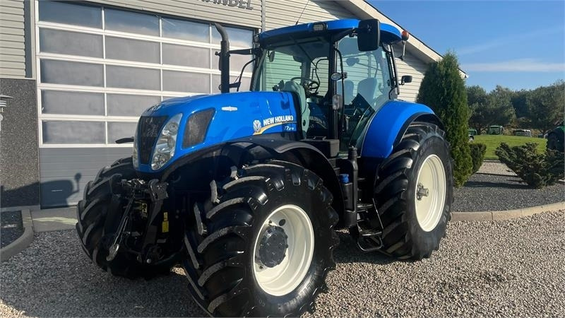 New Holland T7.270 AutoCommand med frontlift - Traktör: fotoğraf 2 New Holland T7.270 AutoCommand med frontlift - Traktör: fotoğraf 2