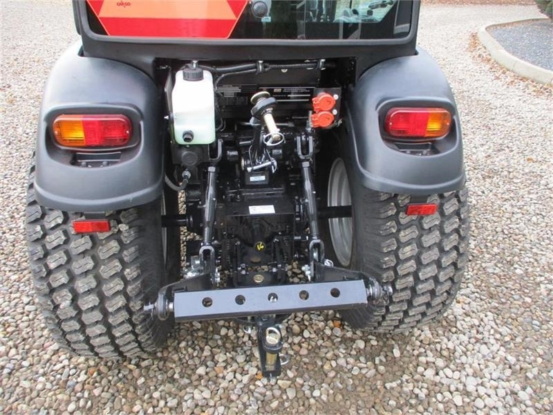 Solis 26 HST Med kabine, Turf dæk og frontlift - Traktör: fotoğraf 5 Solis 26 HST Med kabine, Turf dæk og frontlift - Traktör: fotoğraf 5
