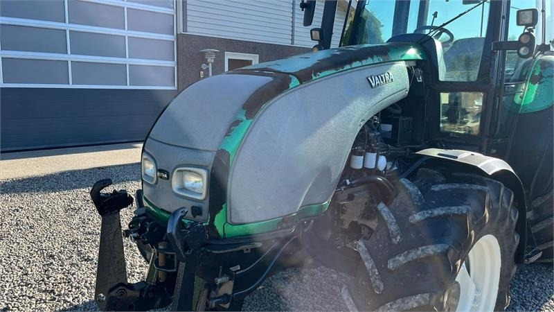 Valtra T130 med 3.5ton frontlift - Traktör: fotoğraf 4 Valtra T130 med 3.5ton frontlift - Traktör: fotoğraf 4