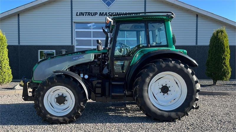 Valtra T130 med 3.5ton frontlift - Traktör: fotoğraf 1 Valtra T130 med 3.5ton frontlift - Traktör: fotoğraf 1