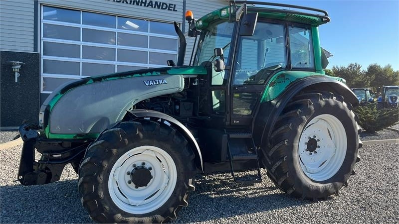 Valtra T130 med 3.5ton frontlift - Traktör: fotoğraf 2 Valtra T130 med 3.5ton frontlift - Traktör: fotoğraf 2