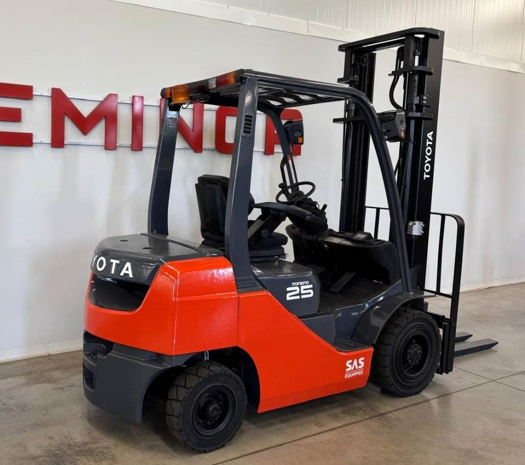 Toyota 10811 06-8FD25F - Dizel forklift: fotoğraf 3 Toyota 10811 06-8FD25F - Dizel forklift: fotoğraf 3