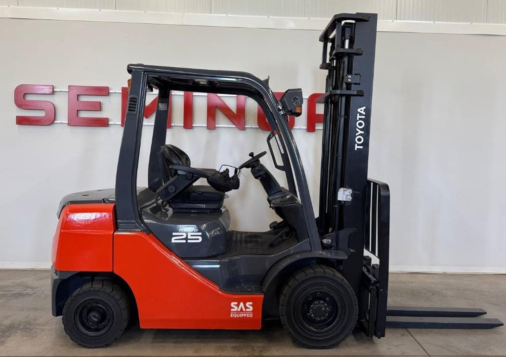 Toyota 10811 06-8FD25F - Dizel forklift: fotoğraf 2 Toyota 10811 06-8FD25F - Dizel forklift: fotoğraf 2