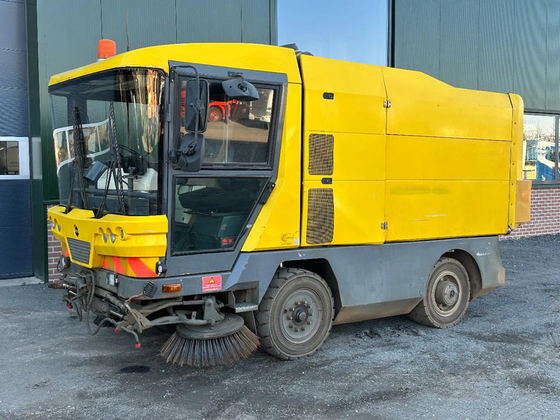 Ravo 530 VEEGMACHINE/SWEEPER!! - Yol süpürme aracı: fotoğraf 1 Ravo 530 VEEGMACHINE/SWEEPER!! - Yol süpürme aracı: fotoğraf 1
