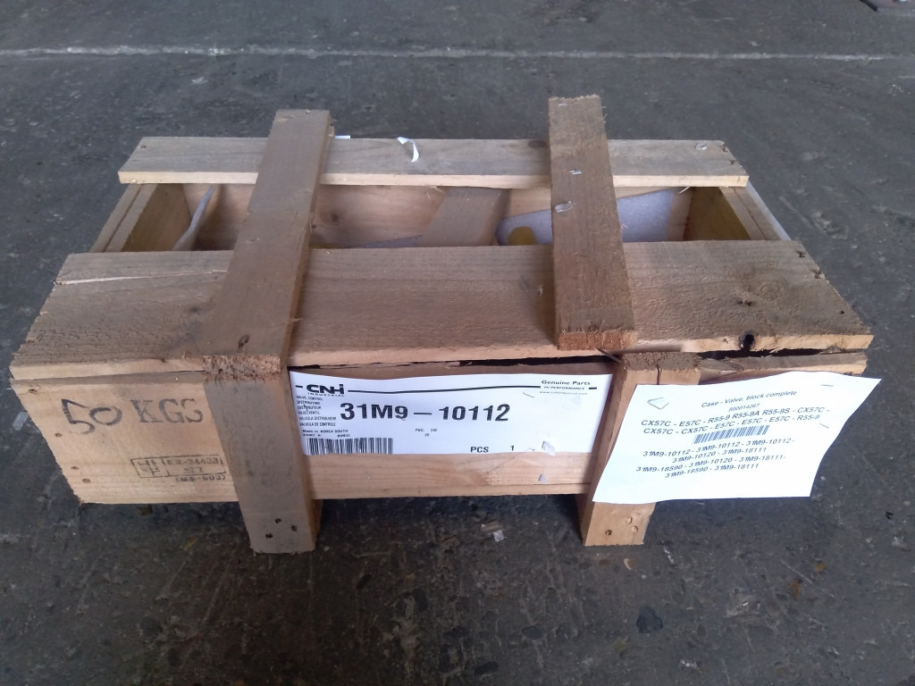 Case 31M9-10112 - 31M9-18590 - Hidrolik Valf - İş makinaları: fotoğraf 2 Case 31M9-10112 - 31M9-18590 - Hidrolik Valf - İş makinaları: fotoğraf 2