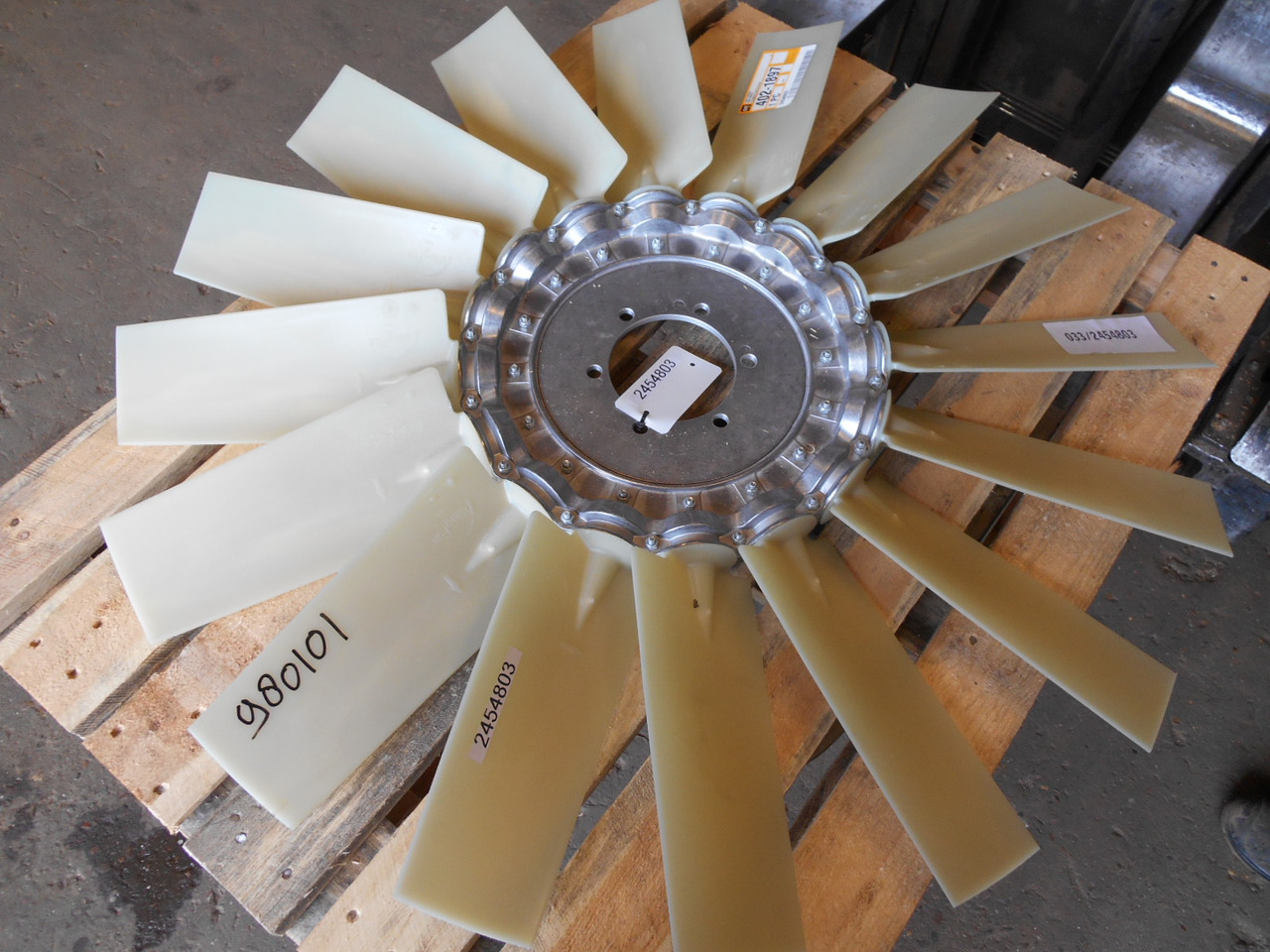 Caterpillar 4021897 - - Vantilatör - İş makinaları: fotoğraf 1 Caterpillar 4021897 - - Vantilatör - İş makinaları: fotoğraf 1