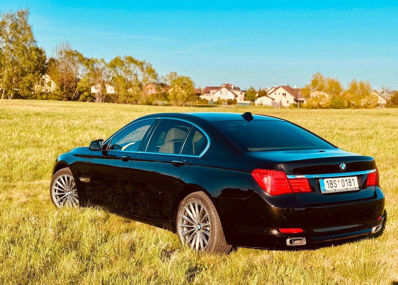 BMW 740d xDrive 4x4 Long - Sedan araba: fotoğraf 2 BMW 740d xDrive 4x4 Long - Sedan araba: fotoğraf 2
