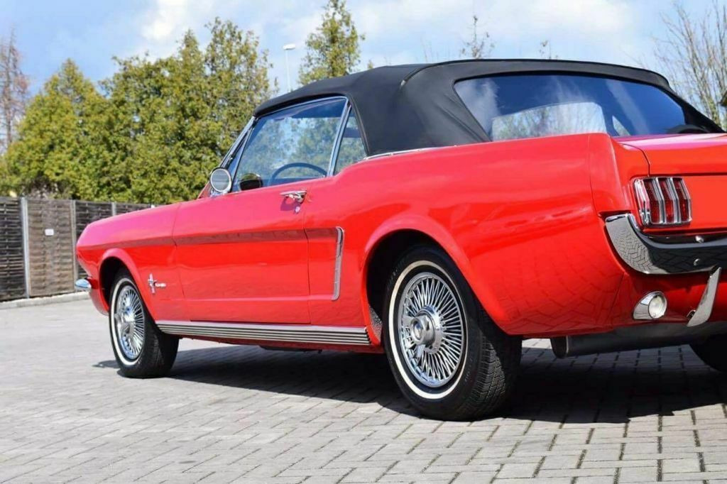 Ford Mustang Cabriolet - Binek araba: fotoğraf 5 Ford Mustang Cabriolet - Binek araba: fotoğraf 5