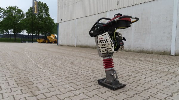 Dynapac DR 6X - Vibrasyonlu tokmak: fotoğraf 4 Dynapac DR 6X - Vibrasyonlu tokmak: fotoğraf 4