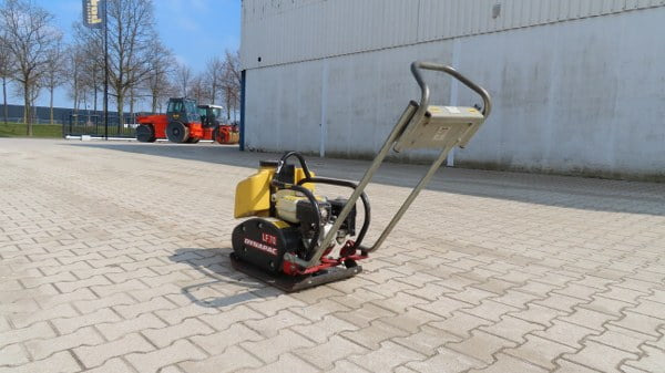 Dynapac LF 70 - Titreşimli kompaktör: fotoğraf 4 Dynapac LF 70 - Titreşimli kompaktör: fotoğraf 4