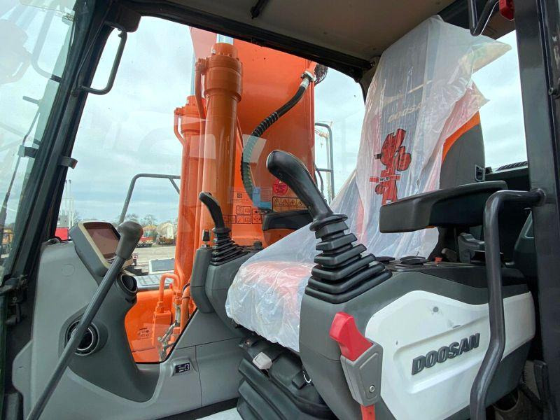 Doosan DX 225 LC - Paletli ekskavatör: fotoğraf 5 Doosan DX 225 LC - Paletli ekskavatör: fotoğraf 5
