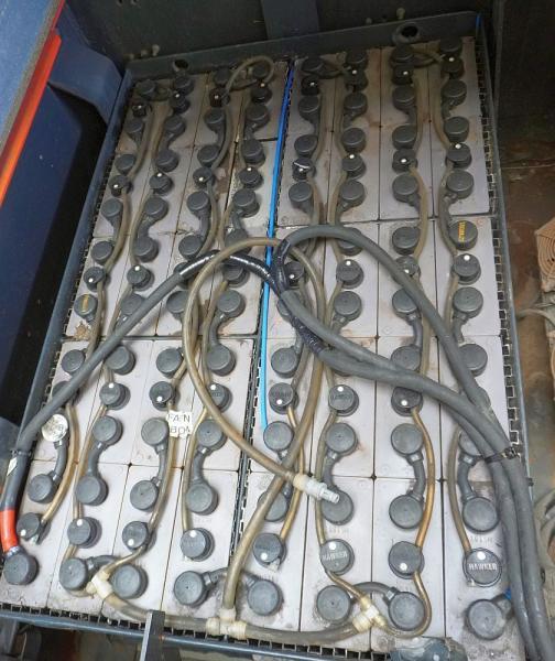 Linde W 20 127 - Akülü çekici: fotoğraf 5 Linde W 20 127 - Akülü çekici: fotoğraf 5