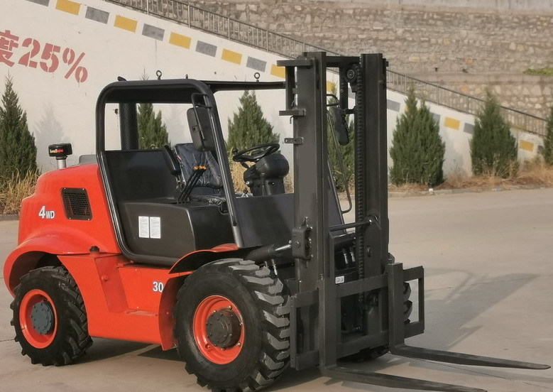 QINGDAO PROMISING 3T 4WD Rough Terrain Forklift CPCD30 - Arazi tipi forklift: fotoğraf 1 QINGDAO PROMISING 3T 4WD Rough Terrain Forklift CPCD30 - Arazi tipi forklift: fotoğraf 1