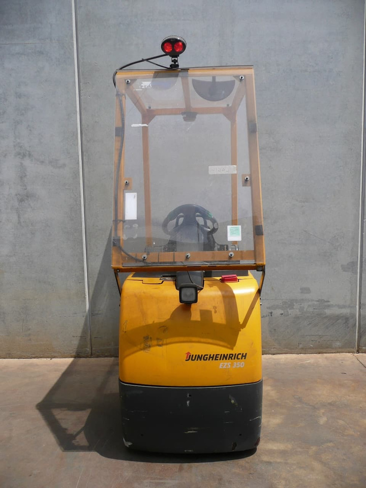 Jungheinrich EZS 350 XL - Akülü çekici: fotoğraf 3 Jungheinrich EZS 350 XL - Akülü çekici: fotoğraf 3