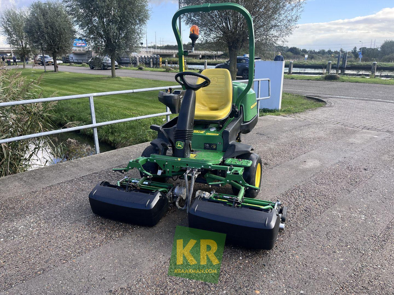 2500E Greenmaaier John Deere - Çim biçme makinesi: fotoğraf 3 2500E Greenmaaier John Deere - Çim biçme makinesi: fotoğraf 3