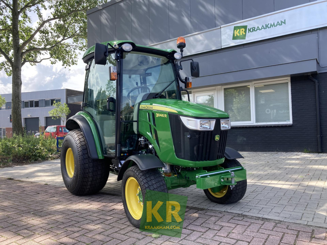 3046R John Deere - Küçük traktör: fotoğraf 1 3046R John Deere - Küçük traktör: fotoğraf 1