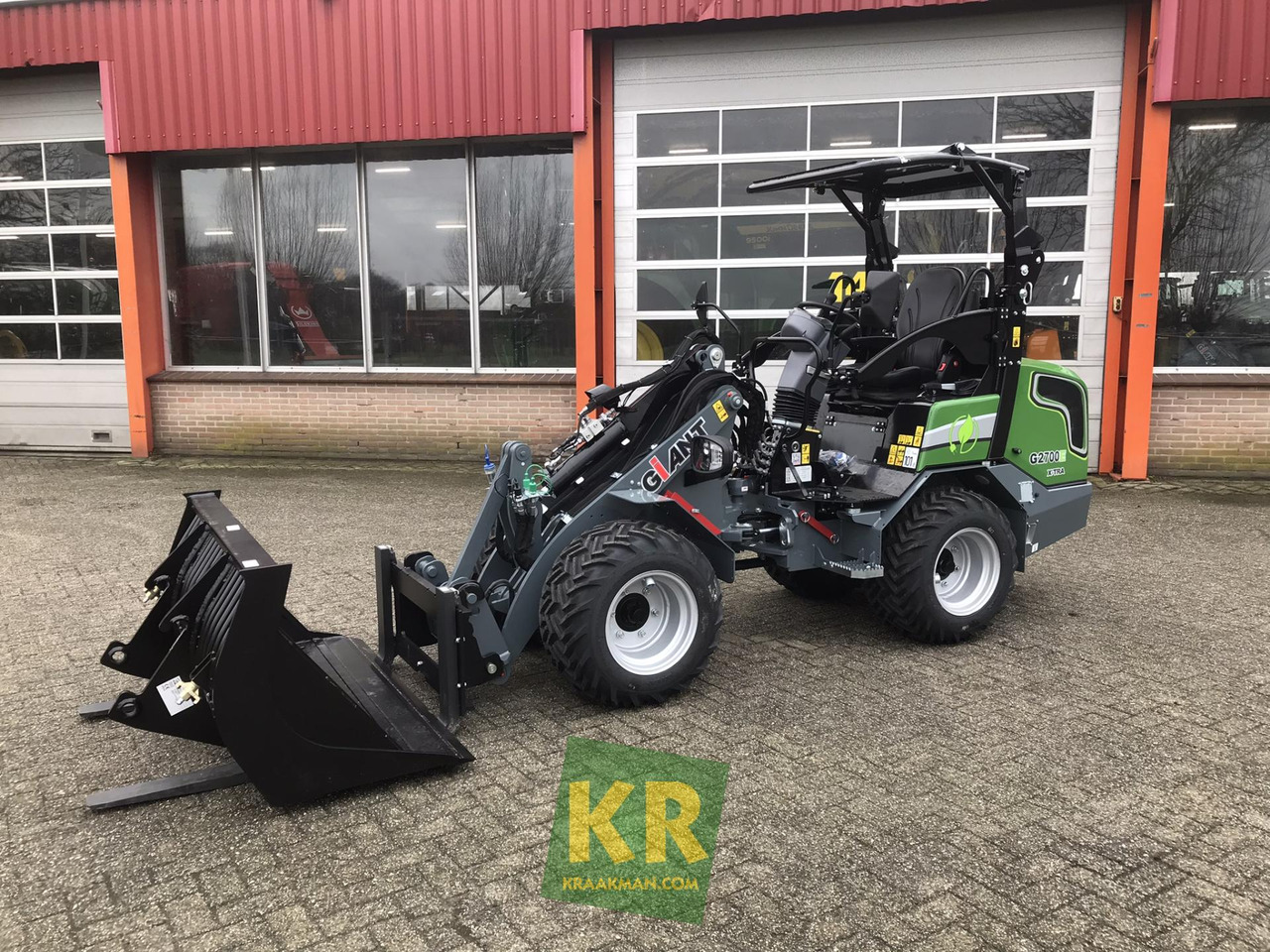 G2700E Giant - Belden kırmalı yükleyici: fotoğraf 1 G2700E Giant - Belden kırmalı yükleyici: fotoğraf 1