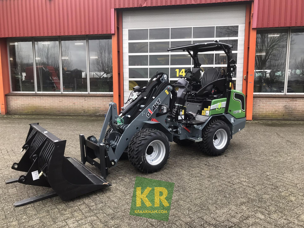 G2700E Giant - Belden kırmalı yükleyici: fotoğraf 1 G2700E Giant - Belden kırmalı yükleyici: fotoğraf 1