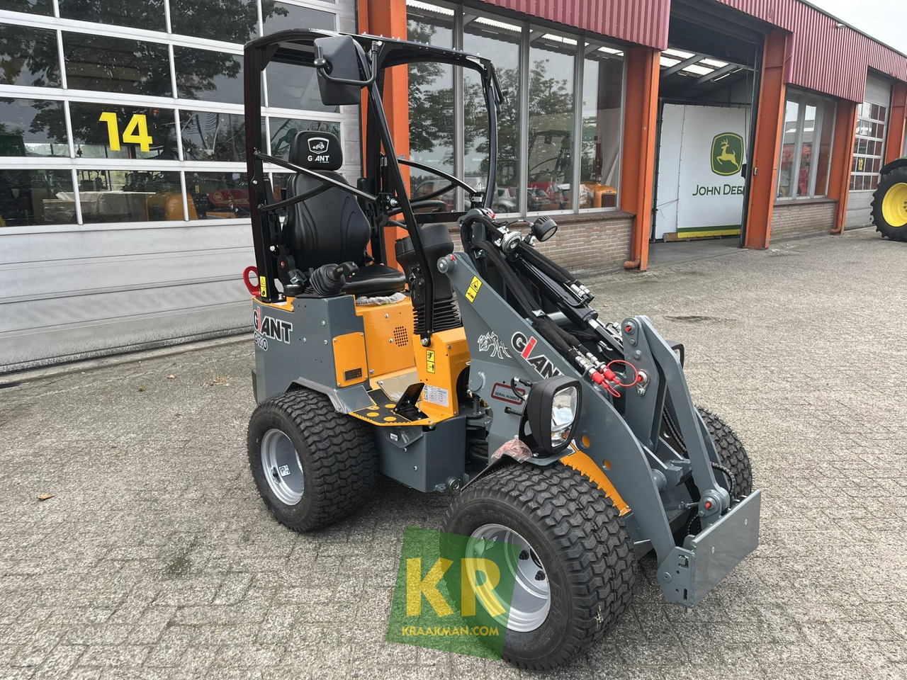 Giant G1200 - Belden kırmalı yükleyici: fotoğraf 2 Giant G1200 - Belden kırmalı yükleyici: fotoğraf 2