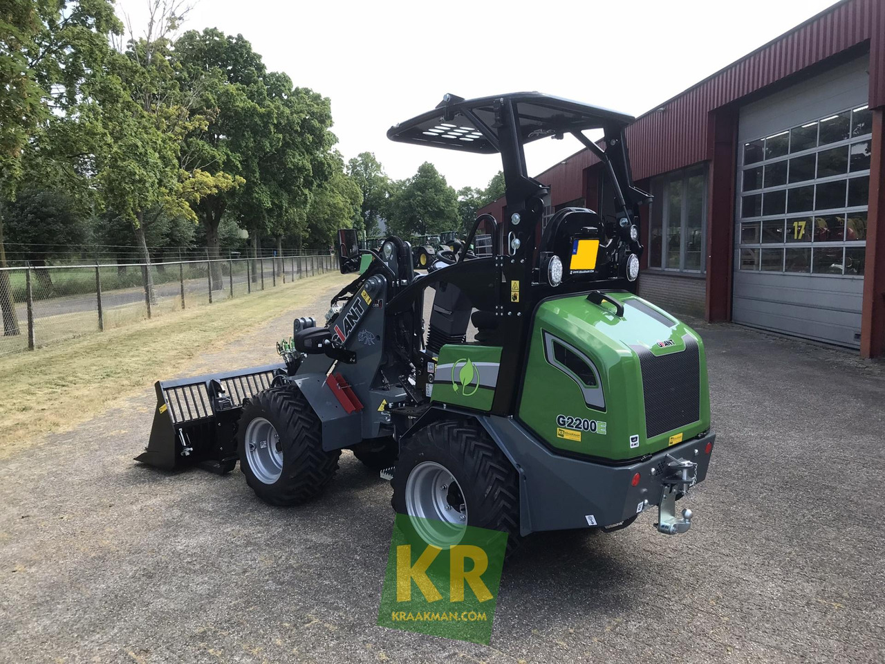 Giant G2200E - Belden kırmalı yükleyici: fotoğraf 4 Giant G2200E - Belden kırmalı yükleyici: fotoğraf 4