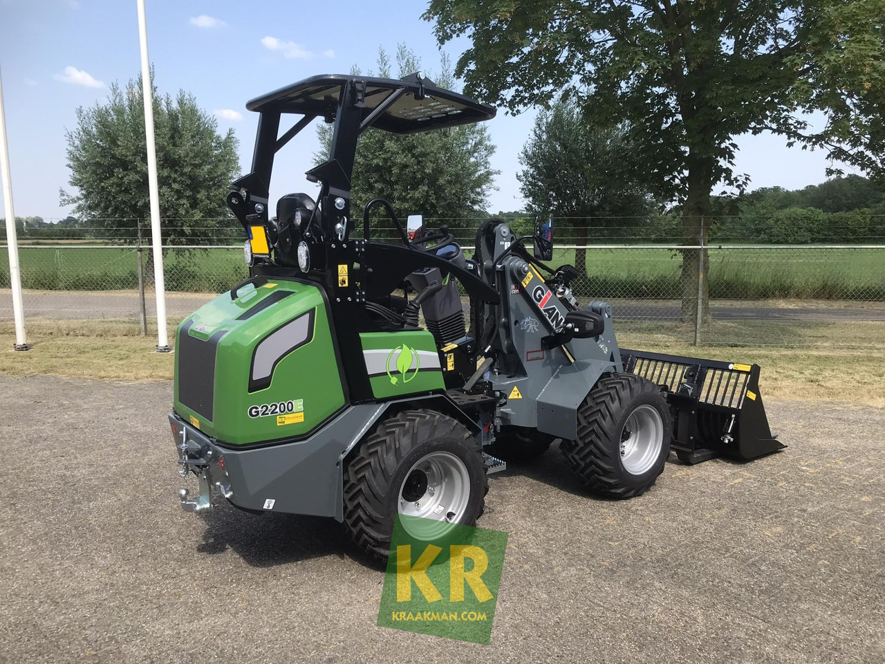Giant G2200E - Belden kırmalı yükleyici: fotoğraf 3 Giant G2200E - Belden kırmalı yükleyici: fotoğraf 3