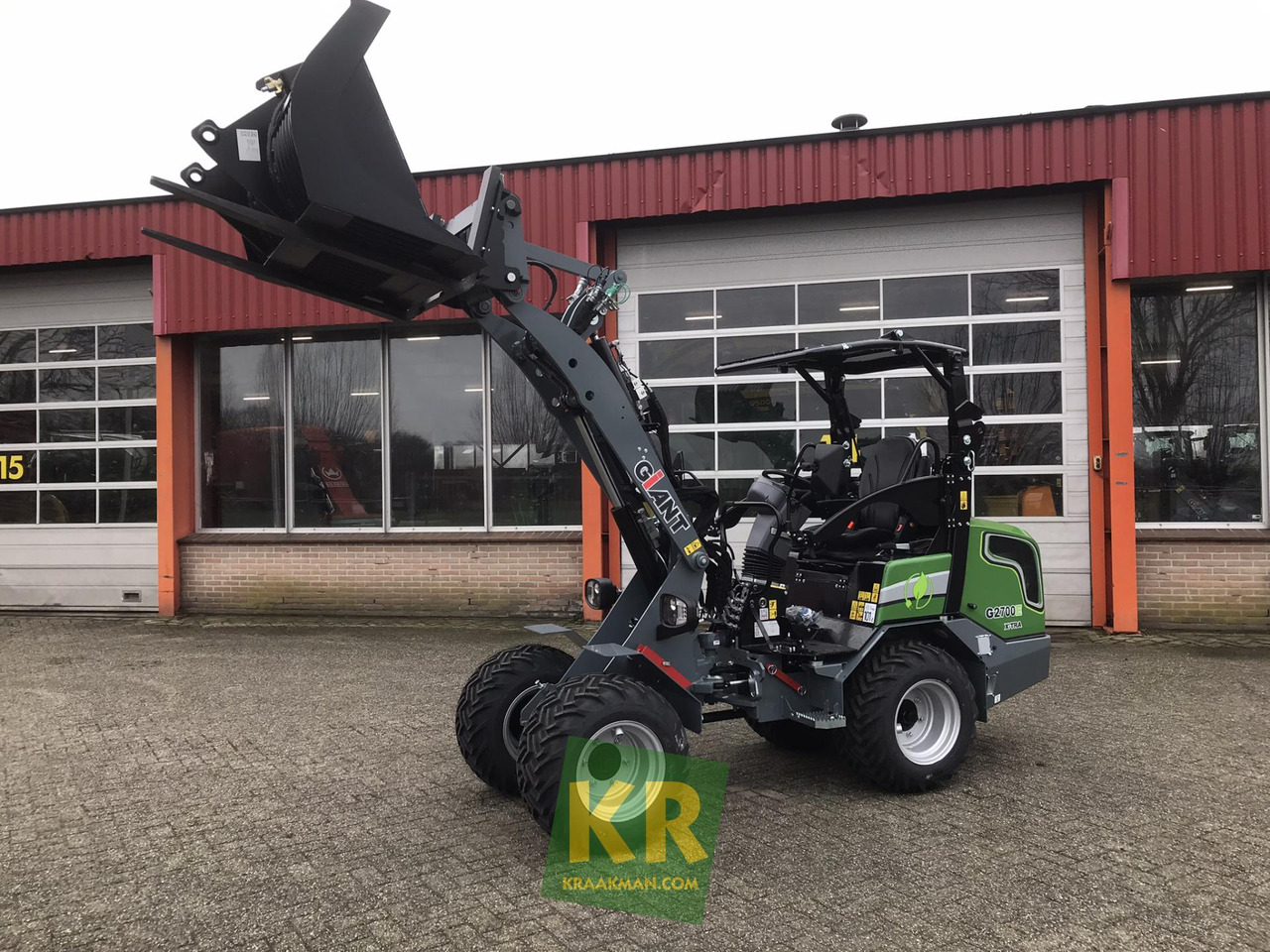 Giant G2700E - Belden kırmalı yükleyici: fotoğraf 2 Giant G2700E - Belden kırmalı yükleyici: fotoğraf 2