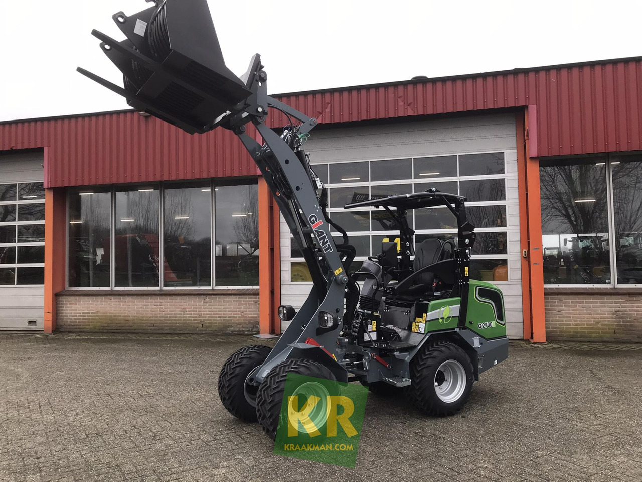 Giant G2700E - Belden kırmalı yükleyici: fotoğraf 2 Giant G2700E - Belden kırmalı yükleyici: fotoğraf 2