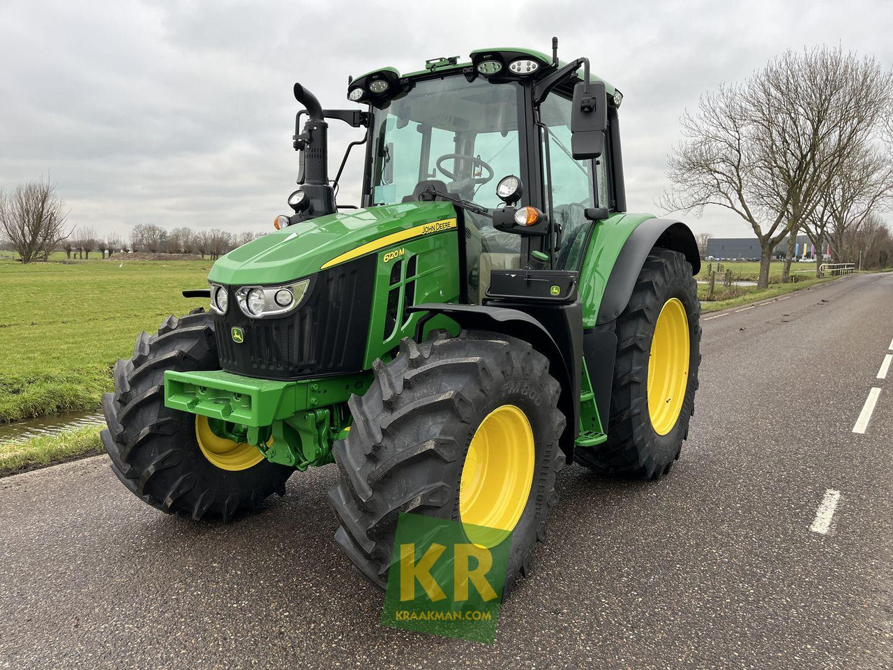 John Deere 6120M - Traktör: fotoğraf 1 John Deere 6120M - Traktör: fotoğraf 1