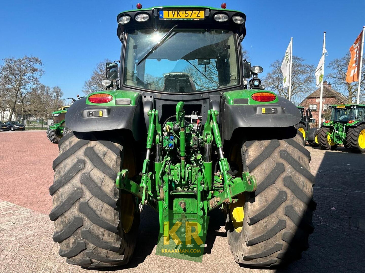 Traktör John Deere 6150R: fotoğraf 6