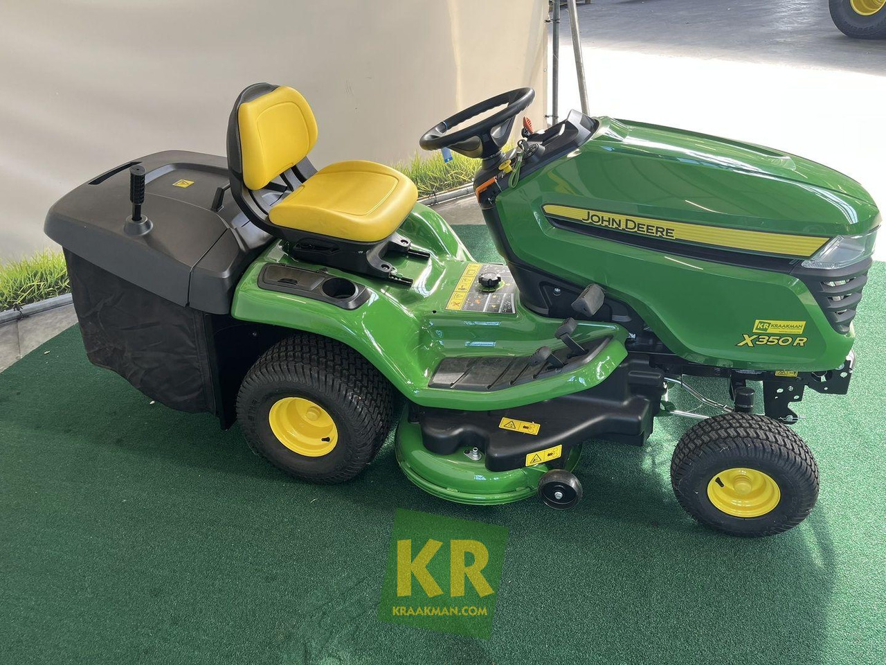 John Deere X350R - Çim biçme makinesi: fotoğraf 3 John Deere X350R - Çim biçme makinesi: fotoğraf 3