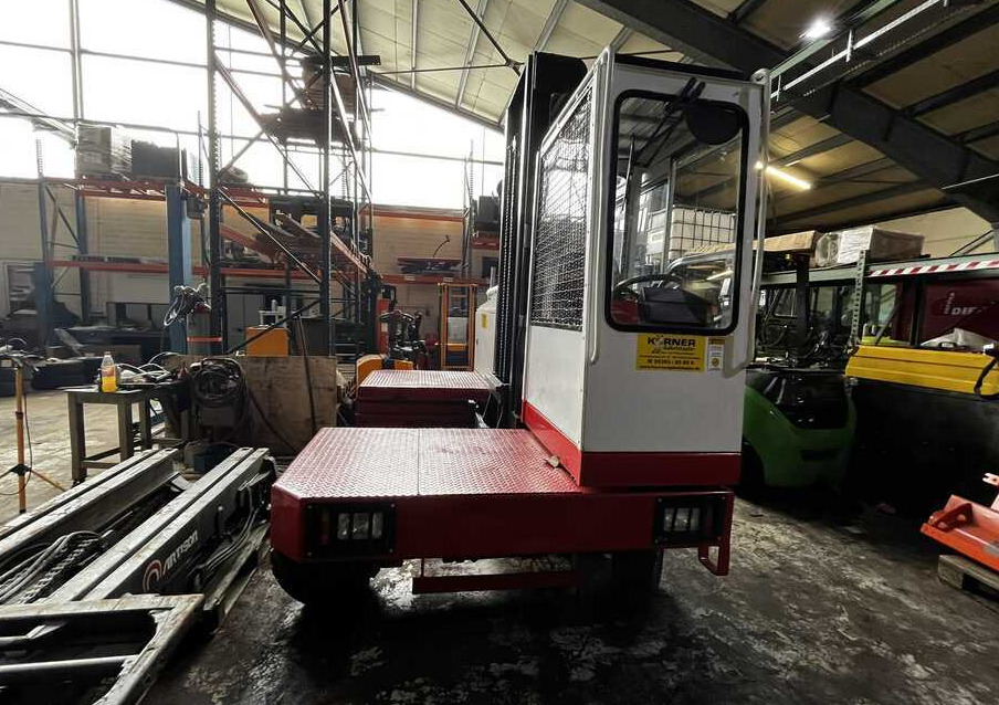 Fantuzzi SF30 - Dört yönlü forkliftler: fotoğraf 2 Fantuzzi SF30 - Dört yönlü forkliftler: fotoğraf 2