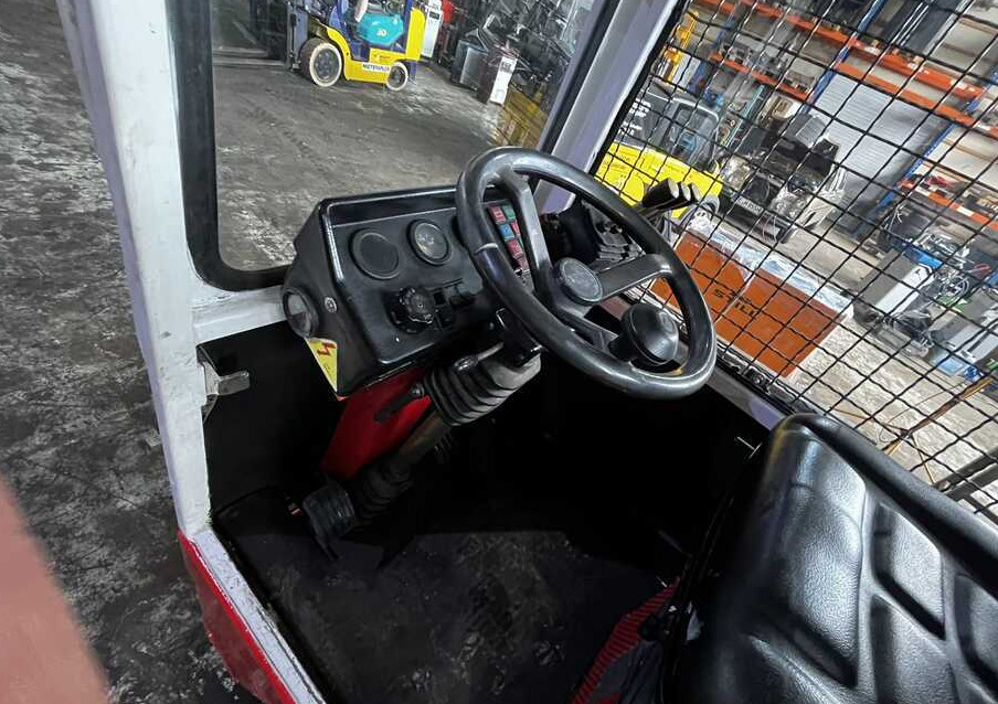 Fantuzzi SF30 - Dört yönlü forkliftler: fotoğraf 3 Fantuzzi SF30 - Dört yönlü forkliftler: fotoğraf 3