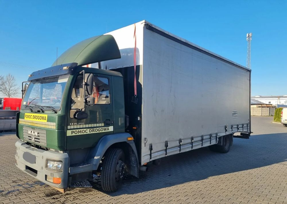 MAN LE 15 220 - Çekici kamyonu: fotoğraf 1 MAN LE 15 220 - Çekici kamyonu: fotoğraf 1