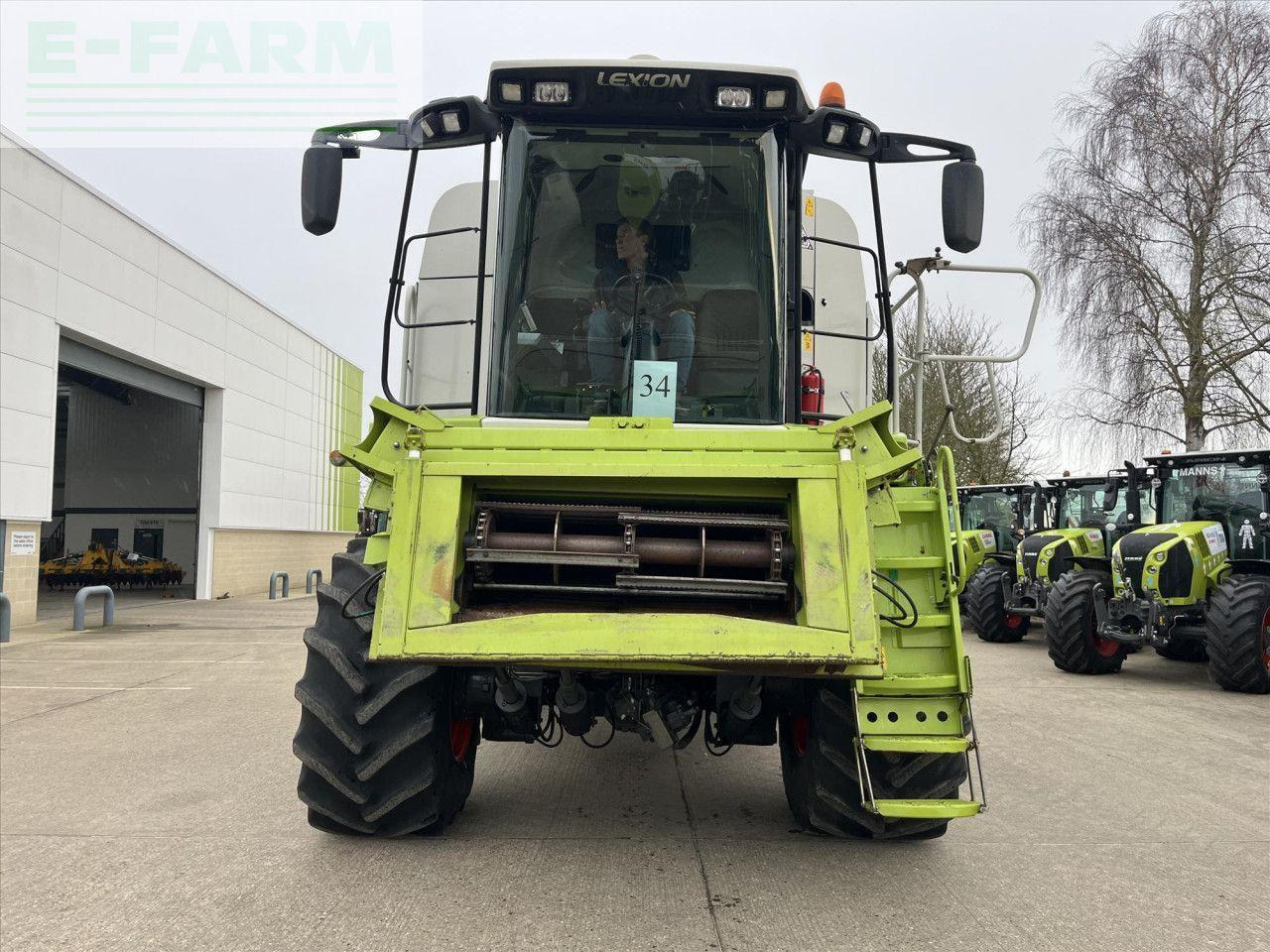 CLAAS LEXION 530 M - Biçerdöver: fotoğraf 2 CLAAS LEXION 530 M - Biçerdöver: fotoğraf 2