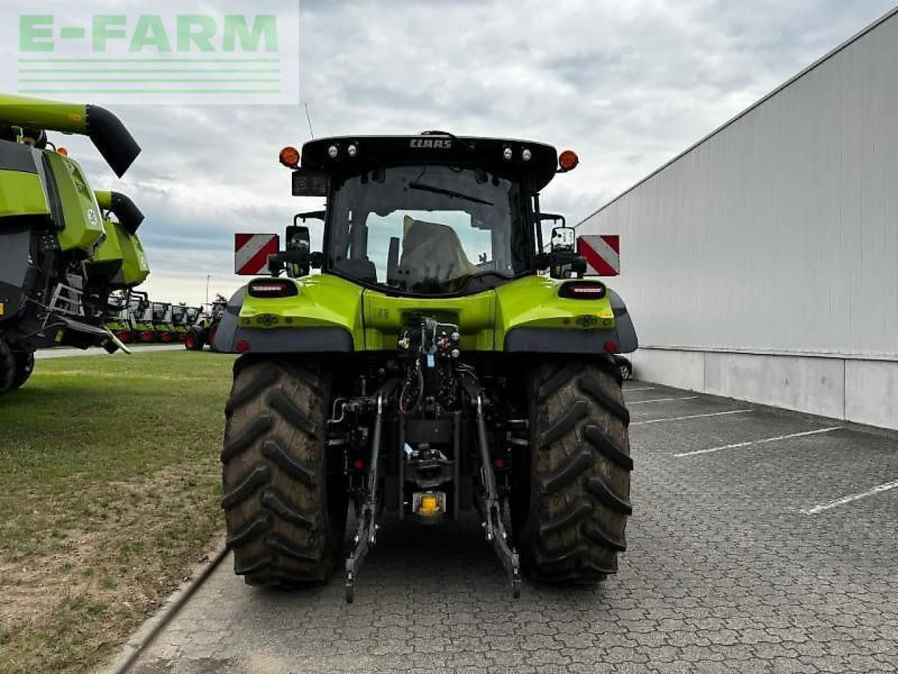 CLAAS arion 550 cmatic CMATIC - Traktör: fotoğraf 4 CLAAS arion 550 cmatic CMATIC - Traktör: fotoğraf 4