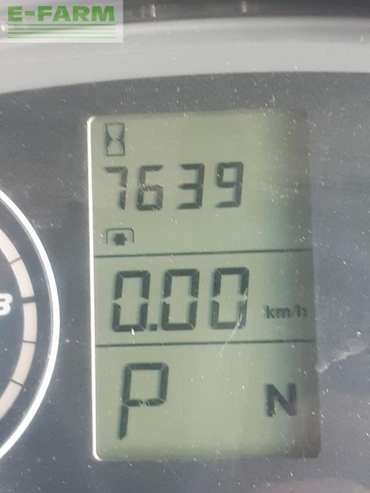 CLAAS axion 810 c-matic CMATIC - Traktör: fotoğraf 3 CLAAS axion 810 c-matic CMATIC - Traktör: fotoğraf 3