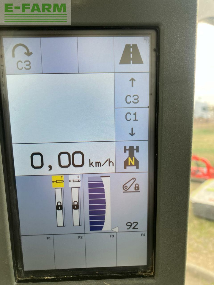 CLAAS axion 850 hexashift HEXASHIFT - Traktör: fotoğraf 4 CLAAS axion 850 hexashift HEXASHIFT - Traktör: fotoğraf 4