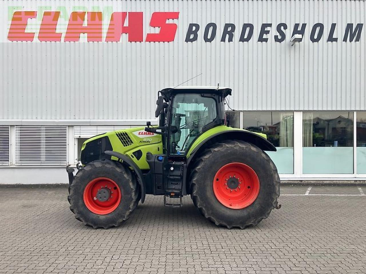 CLAAS axion 870 cmatic CMATIC - Traktör: fotoğraf 1 CLAAS axion 870 cmatic CMATIC - Traktör: fotoğraf 1