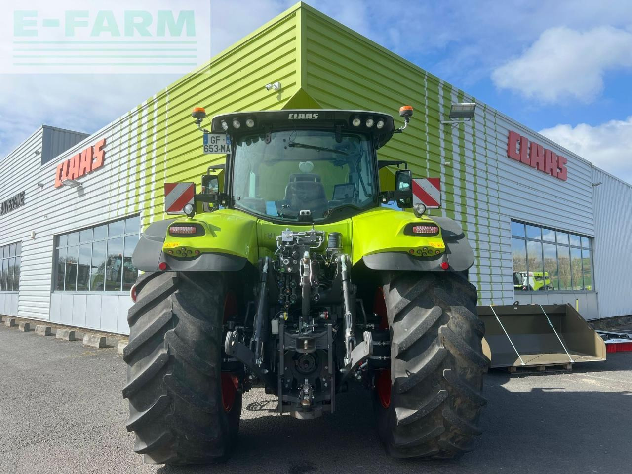 CLAAS axion 870 cmatic s5 sur mesure CMATIC - Traktör: fotoğraf 4 CLAAS axion 870 cmatic s5 sur mesure CMATIC - Traktör: fotoğraf 4