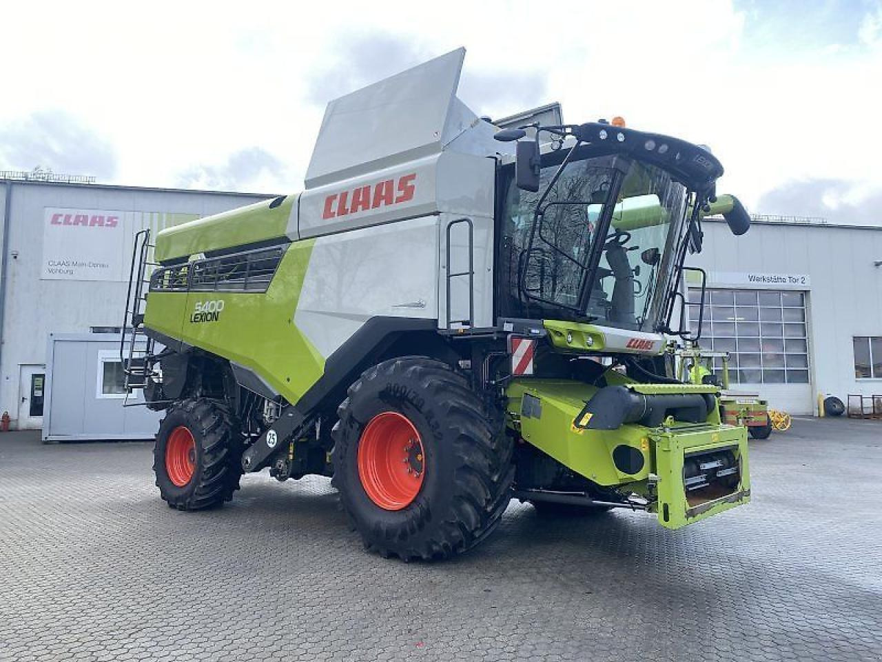 CLAAS lexion 5400 mit finanzierung - Biçerdöver: fotoğraf 1 CLAAS lexion 5400 mit finanzierung - Biçerdöver: fotoğraf 1