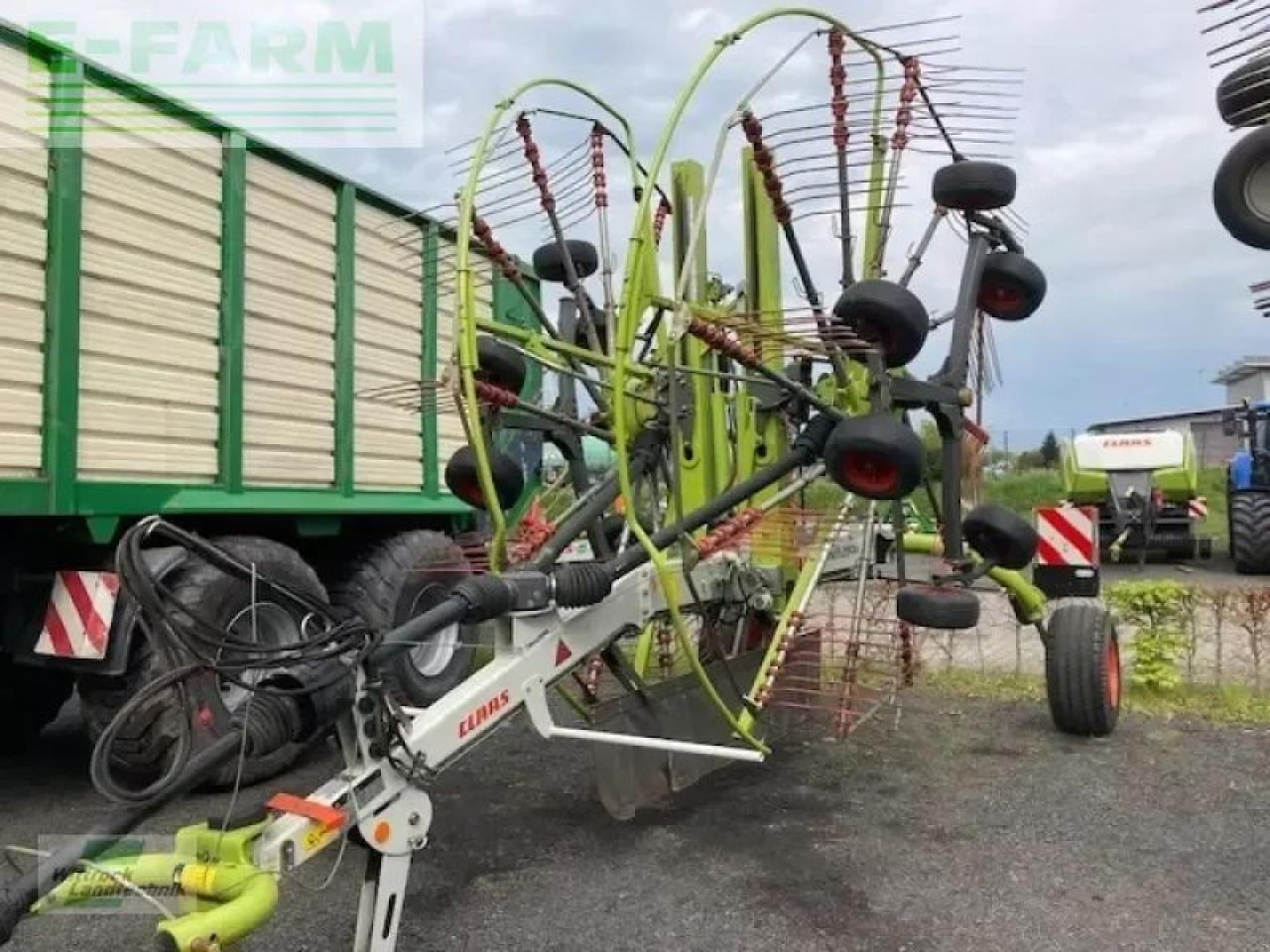 CLAAS liner 2800 - Ot toplama tırmığı: fotoğraf 3 CLAAS liner 2800 - Ot toplama tırmığı: fotoğraf 3