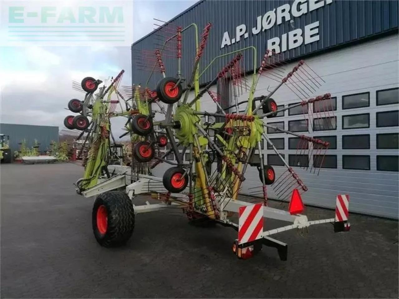 CLAAS liner 3500 rotorriver - Ot toplama tırmığı: fotoğraf 3 CLAAS liner 3500 rotorriver - Ot toplama tırmığı: fotoğraf 3