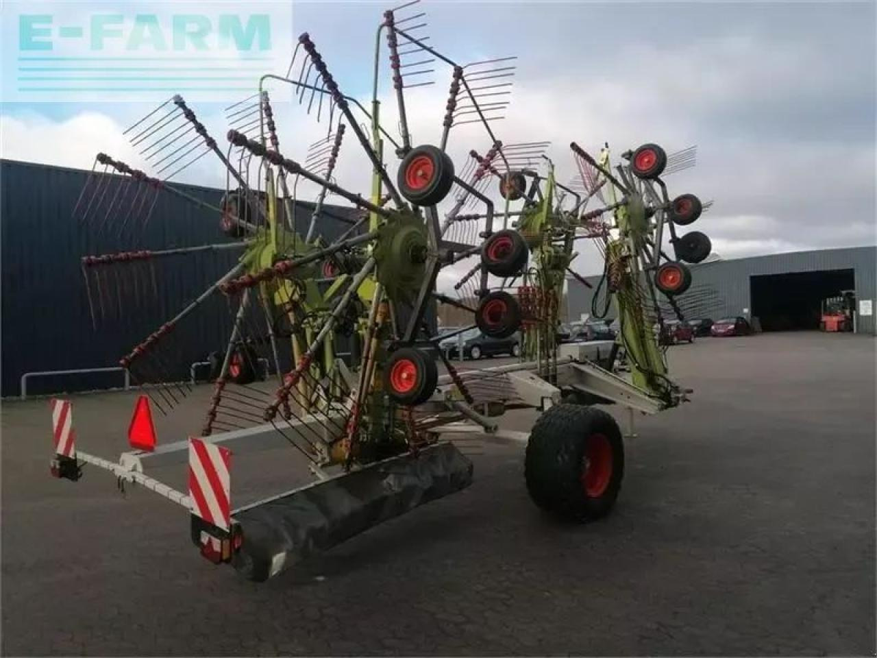 CLAAS liner 3500 rotorriver - Ot toplama tırmığı: fotoğraf 4 CLAAS liner 3500 rotorriver - Ot toplama tırmığı: fotoğraf 4