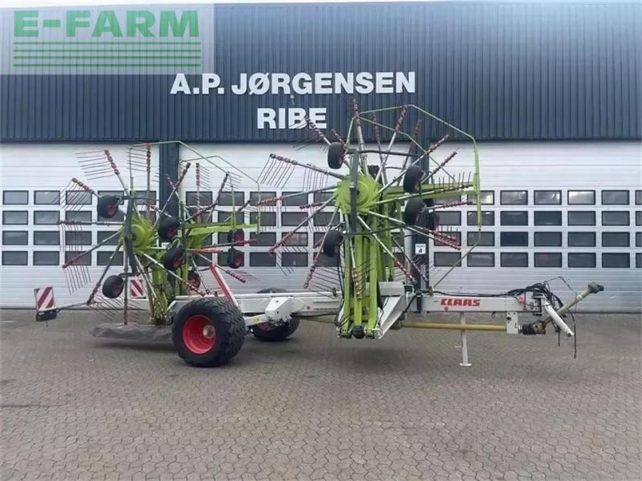 CLAAS liner 3600 - Ot toplama tırmığı: fotoğraf 1 CLAAS liner 3600 - Ot toplama tırmığı: fotoğraf 1