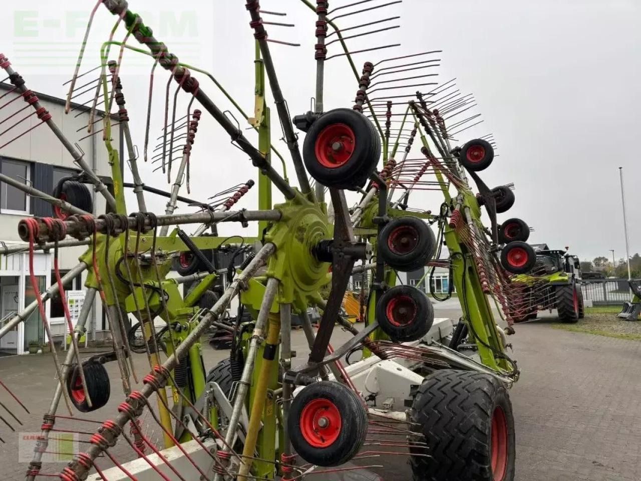 CLAAS liner 3600 comfort - Ot toplama tırmığı: fotoğraf 4 CLAAS liner 3600 comfort - Ot toplama tırmığı: fotoğraf 4