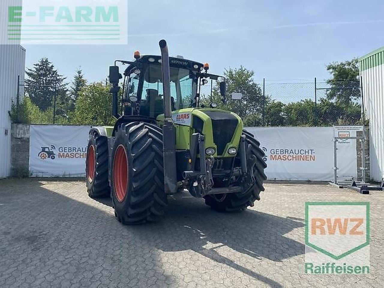 CLAAS xerion 3300 trac vc TRAC VC - Traktör: fotoğraf 1 CLAAS xerion 3300 trac vc TRAC VC - Traktör: fotoğraf 1