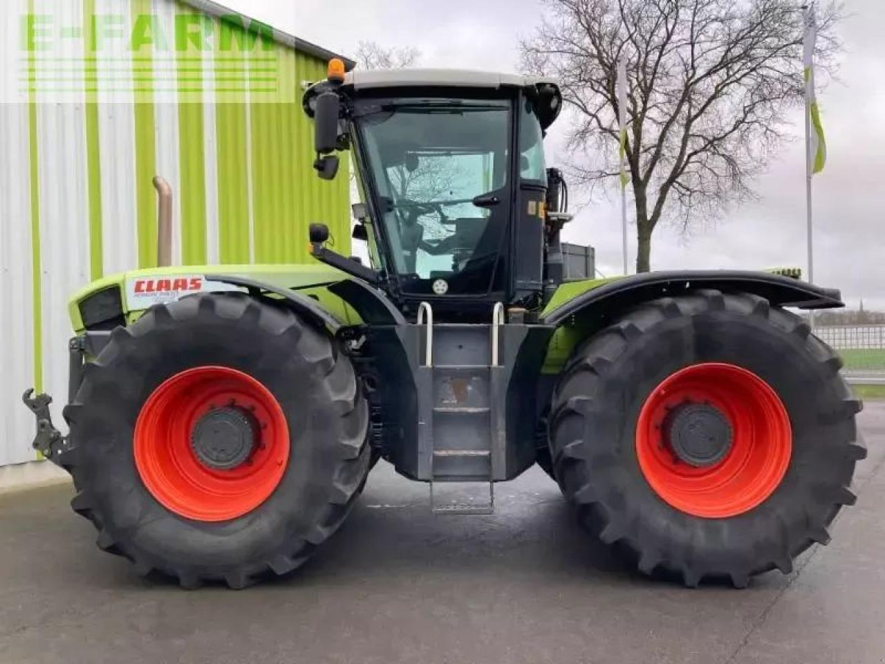 CLAAS xerion 3800 trac vc TRAC VC - Traktör: fotoğraf 5 CLAAS xerion 3800 trac vc TRAC VC - Traktör: fotoğraf 5